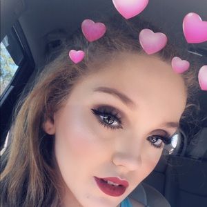 Meet your Posher, Alexis